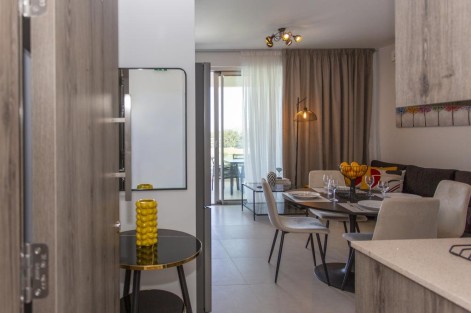 A302 One-Bedroom Suite