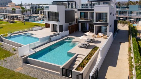 Aqua Beachfront Villas #1