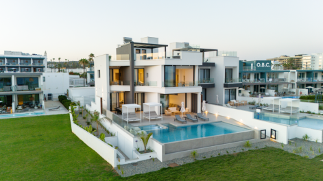 Aqua Beachfront Villas #1