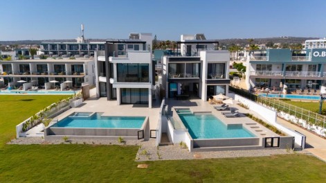 Aqua Beachfront Villas #1