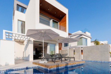 Iris Seaview Villa