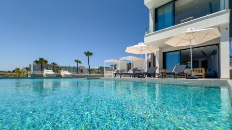 Aqua Beachfront Villas #2